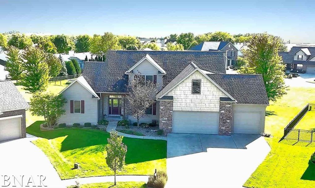 4 Indigo Run, Bloomington $319,900